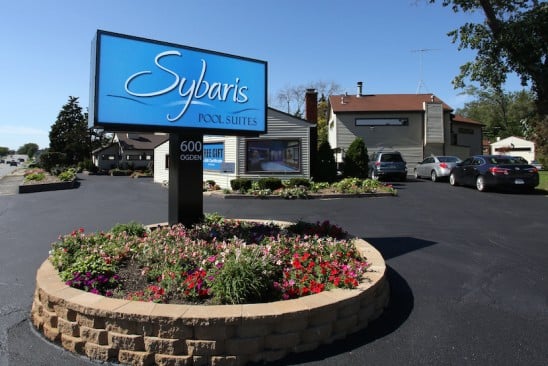 Sybaris Pool Suites Downers Grove