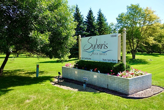 Sybaris Pool Suites Mequon