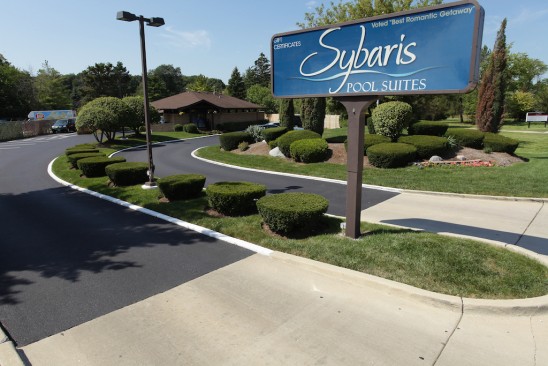 Sybaris Pool Suites Northbrook