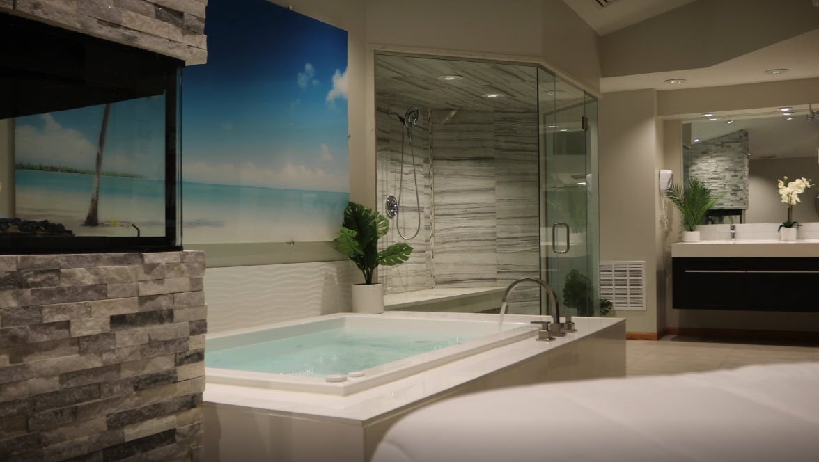 Deluxe Whirlpool Suite Sybaris, Mr And Mrs Santa In The Bathtub Lifetimes