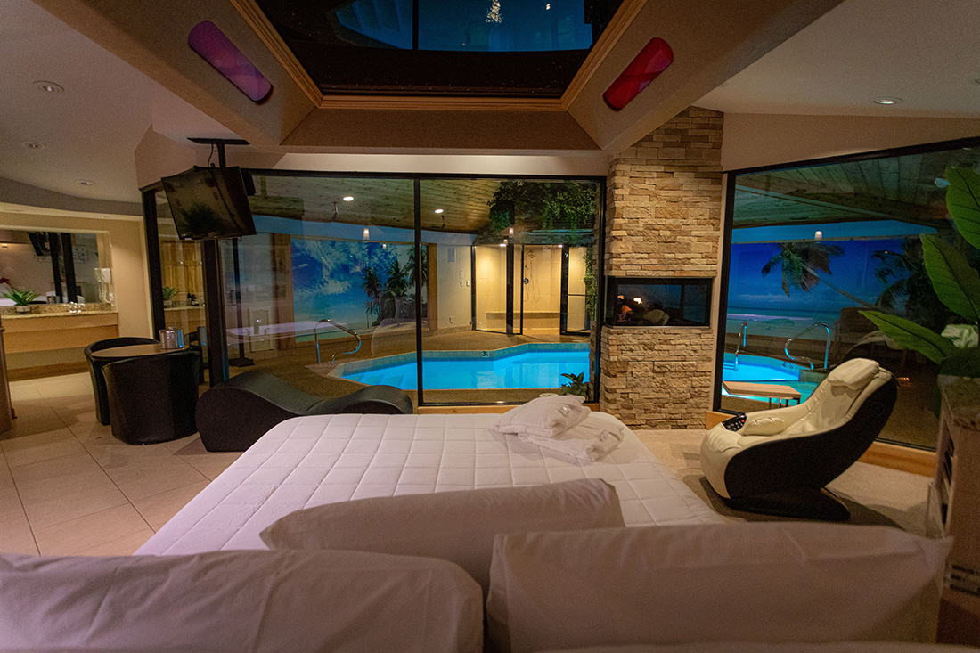 ksl room with private pool