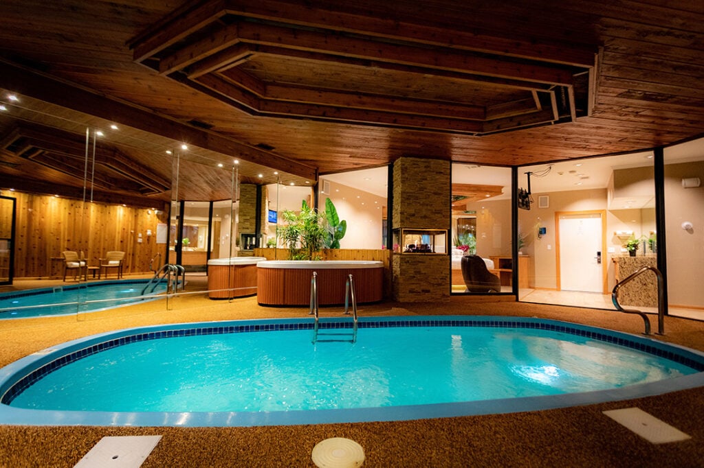 hotels in lincoln illinois with indoor pool