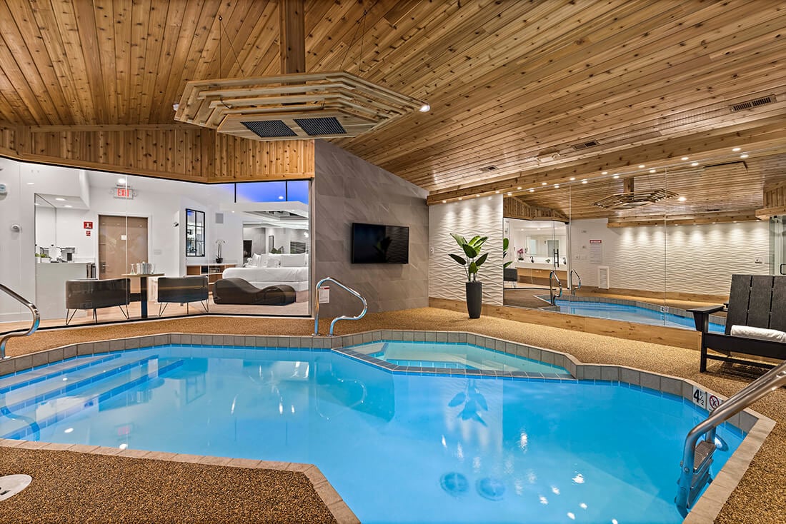 hotels in oak brook il with indoor pools